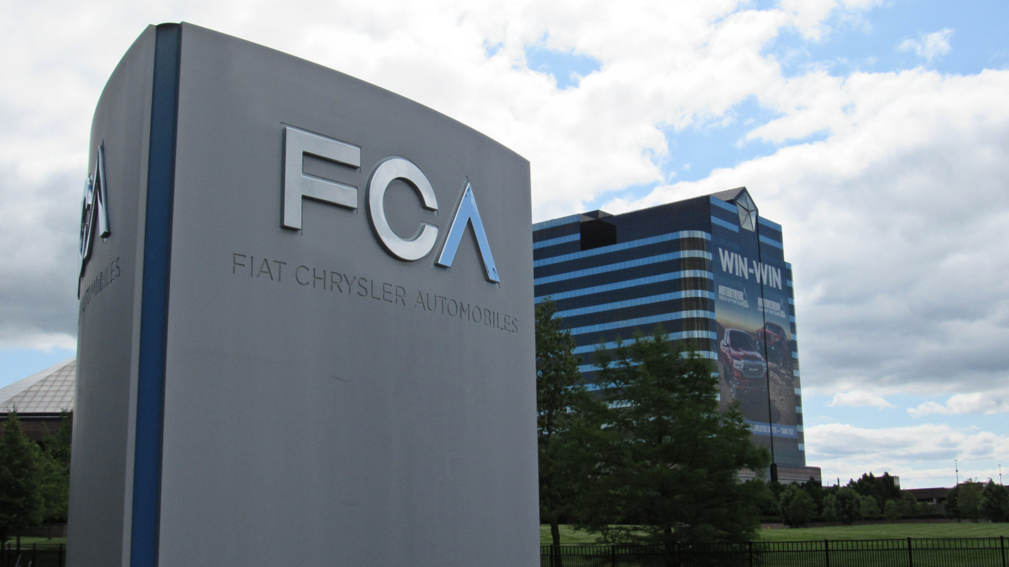 Fiat Chrysler and Foxconn plan to bring electric cars to China